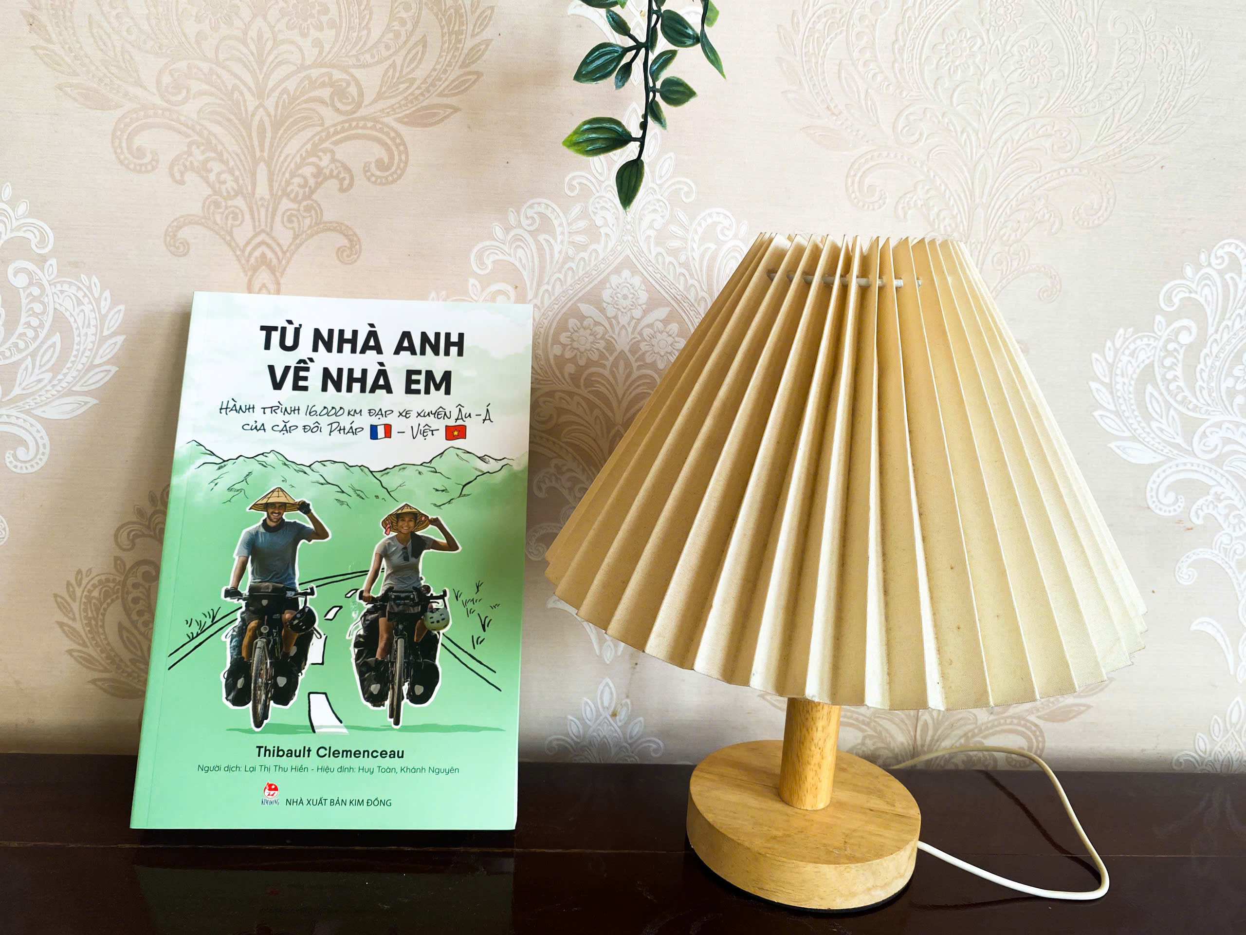 Từ nhà anh về nhà em, 16.000 cây số